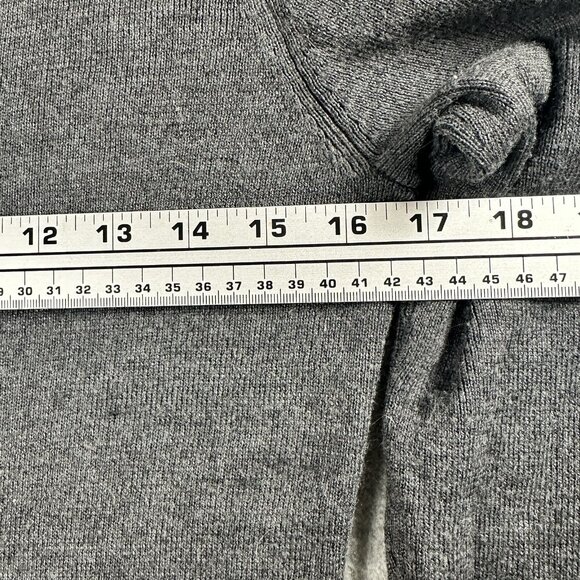 Vtg Y2K Old Navy Gray Wool Blend V-Neck Sweater Women’s L Small Minimalist Basic - Picture 8 of 10